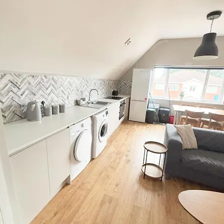Four Bedroom In Fantastic Location Апартаменти Бристоль