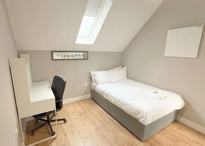 Apartamento Four Bedroom In Fantastic Location Bristol